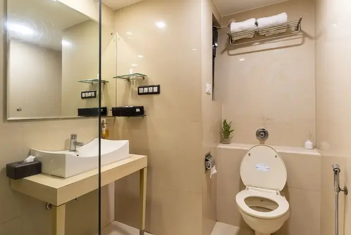 Индаур: Infiniti Hotel & Spa