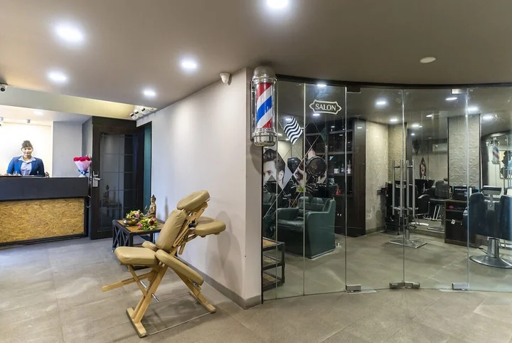 Индаур: Infiniti Hotel & Spa