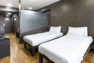 Индаур: Infiniti Hotel & Spa