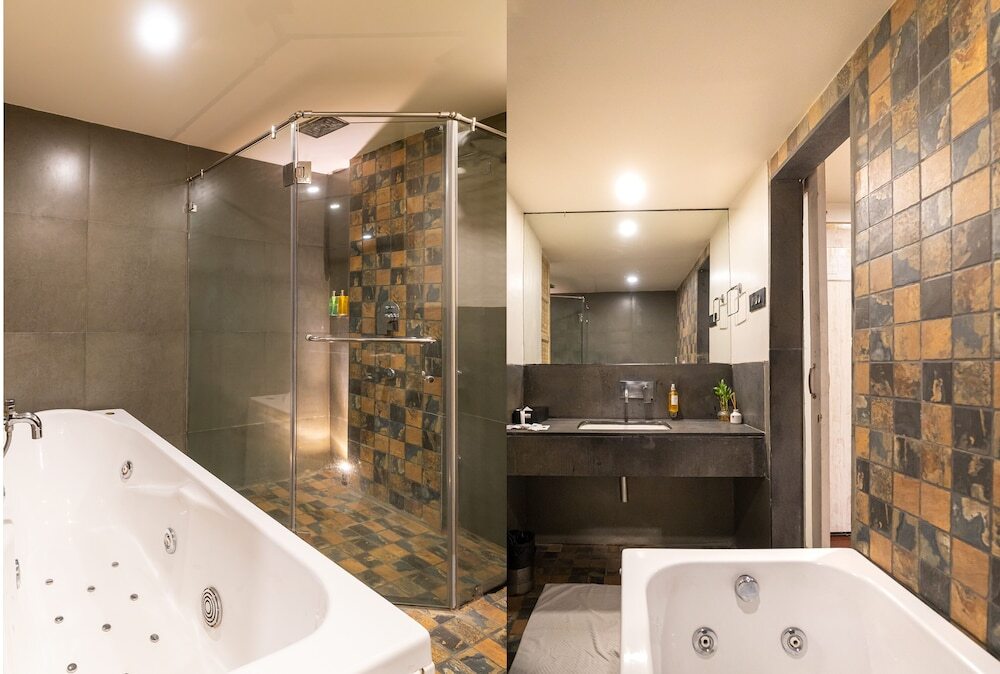 Индаур: Infiniti Hotel & Spa