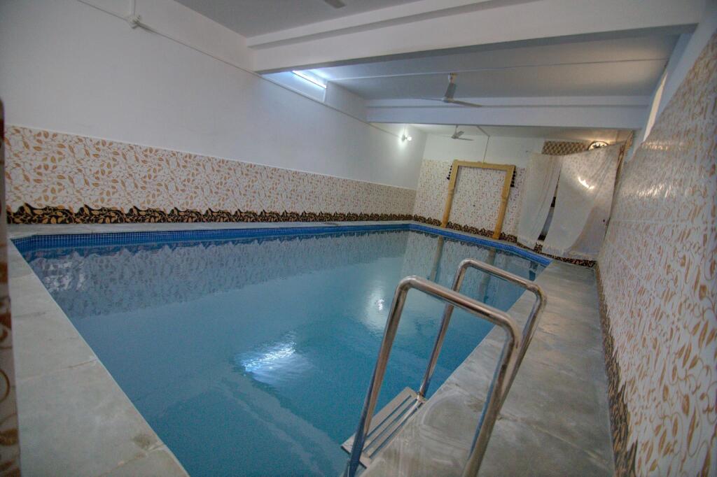 Hotel Heera Court — фото 1
