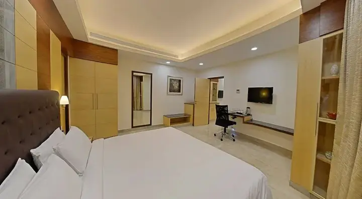Веллор: Poppys Anukula Residency - Vellore