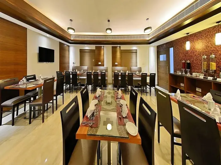 Веллор: Poppys Anukula Residency - Vellore