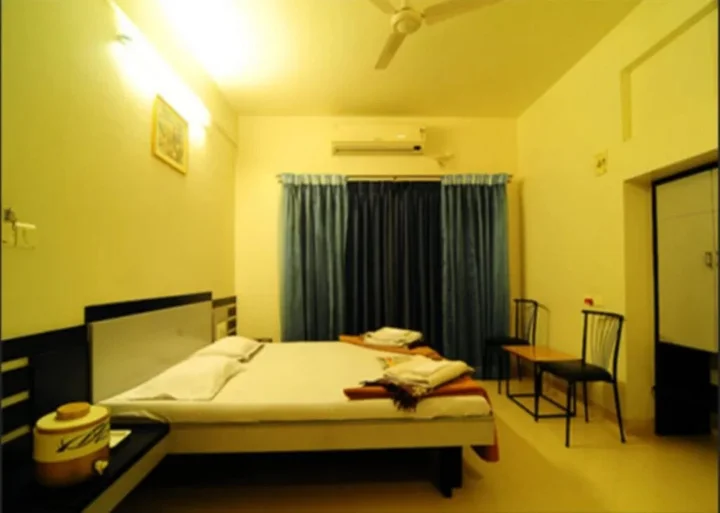 Нашик: Hotel Rajmahal