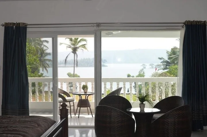 Морджим: Safira River Front Resort