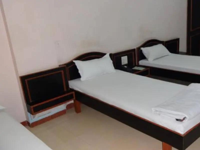 Индаур: Hotel Mangal Regency