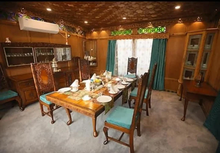 Шринагар: Mahjong Houseboats