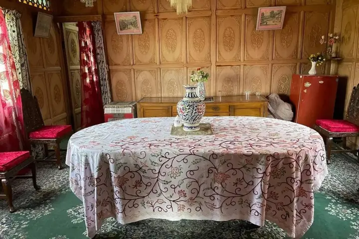 Шринагар: Mahjong Houseboats