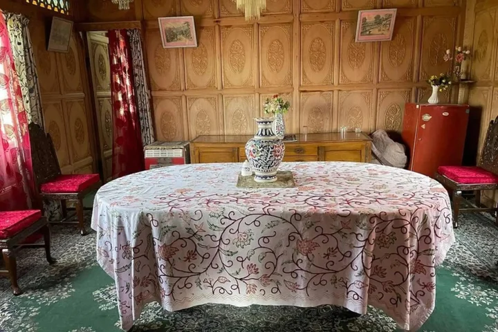 Шринагар: Mahjong Houseboats