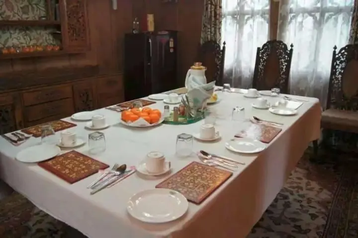 Шринагар: Mahjong Houseboats