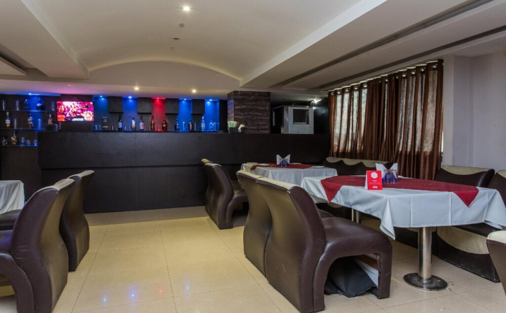 Индаур: Capital O 13414 Hotel Swaroop inn