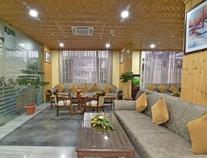 Шринагар: Hotel The Grand Mamta