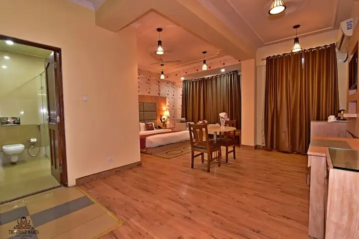 Шринагар: Hotel The Grand Mamta