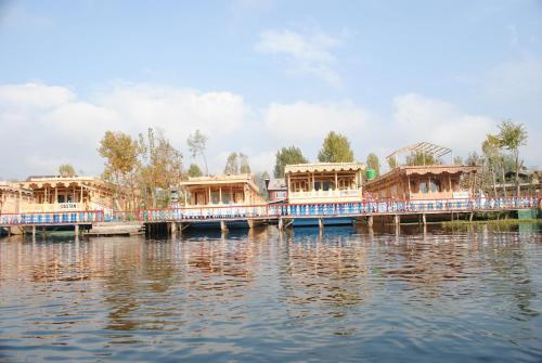 Шринагар: Kings Rose Houseboat