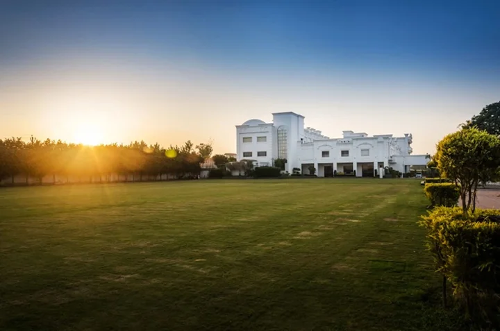 Крепость Ramnagar: hotel Ananya Regency