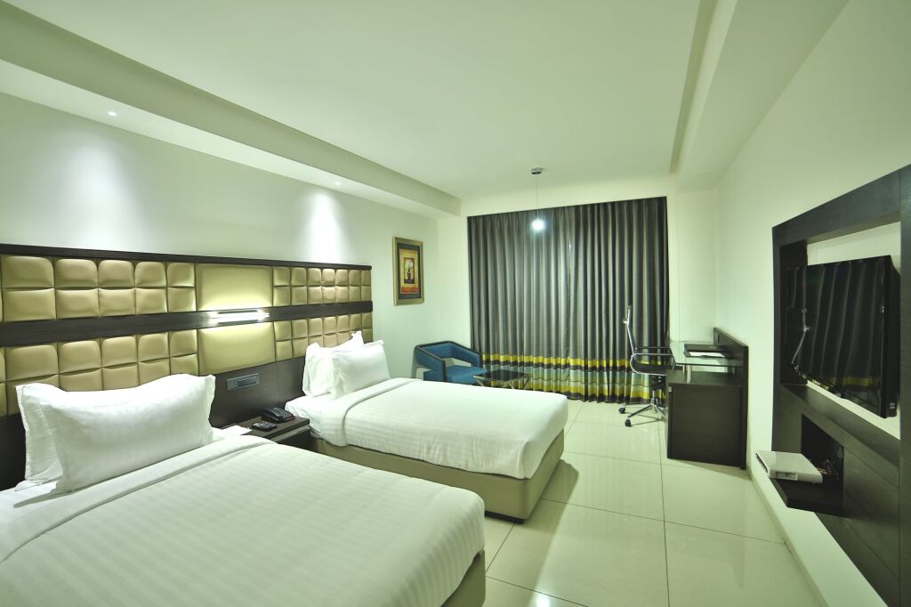 Ахмедабад: hotel G Express
