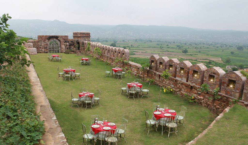 Алвар: Отель Dadhikar Fort