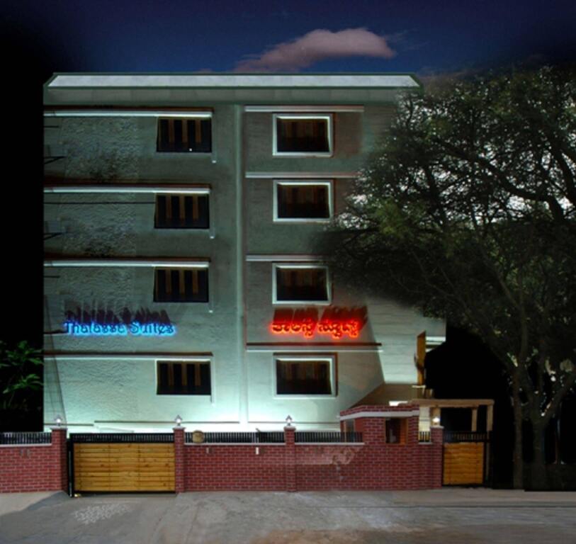 Бангалор: OYO 6110 Thalassa Suites