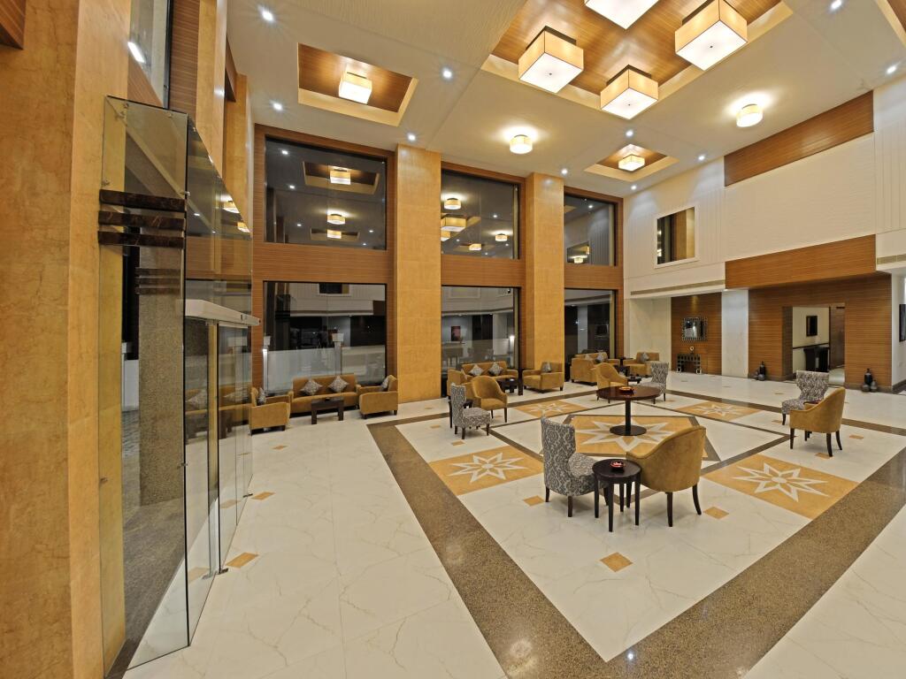 Мадурай: Poppys Hotel Madurai