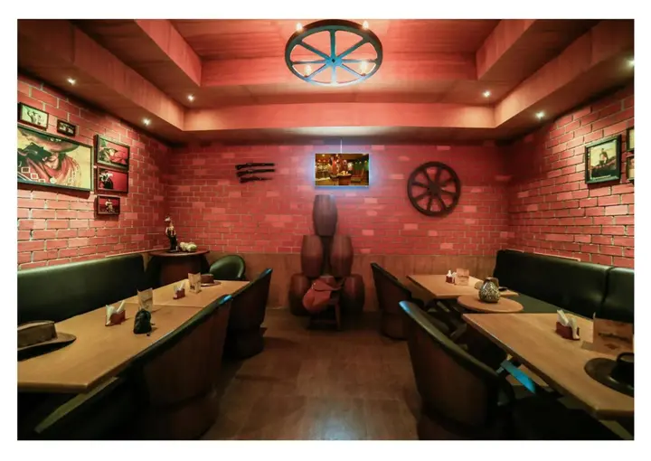 Мадурай: Poppys Hotel Madurai