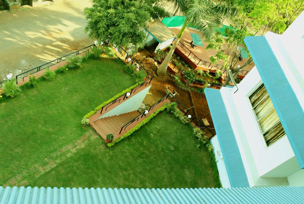 Хандала: Sunrise Hill Resort
