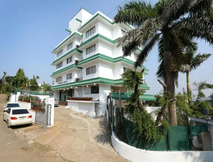 Хандала: Sunrise Hill Resort