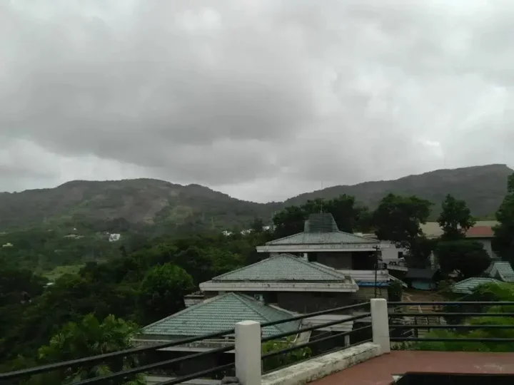 Хандала: Sunrise Hill Resort
