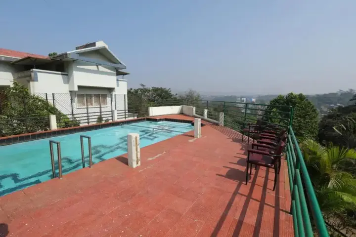 Хандала: Sunrise Hill Resort