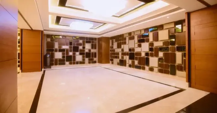 Тхане: Hotel Satkar Grande