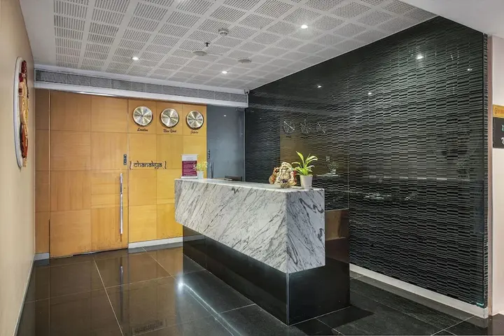Тхане: Hotel Satkar Grande