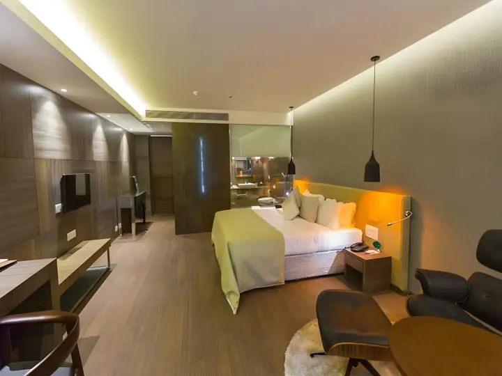 Тхане: Hotel Satkar Grande