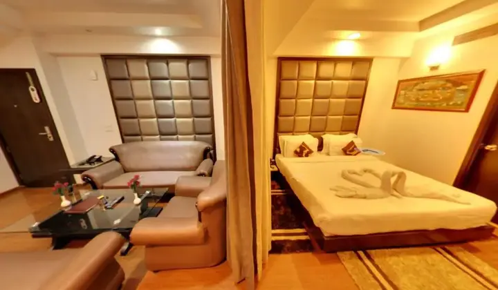 Райпур: Hotel Royale Ambience