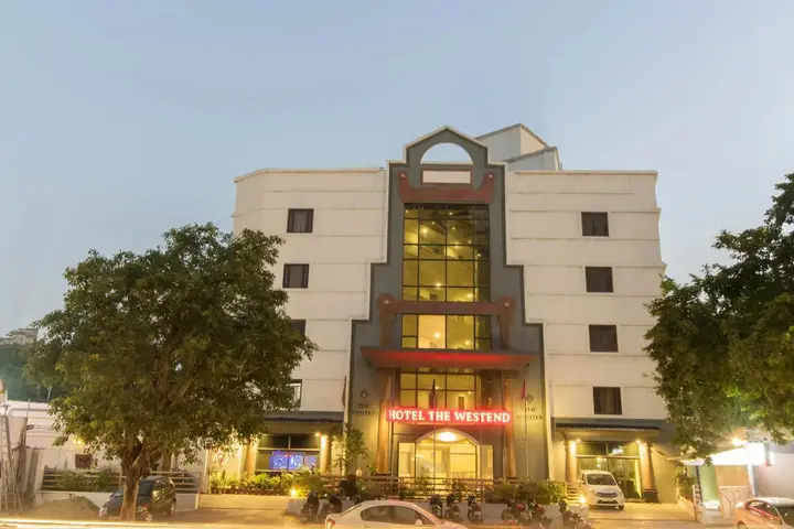 Ахмедабад: Hotel The Westend