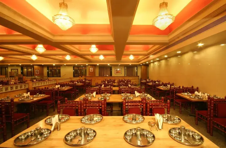 Тхане: Hotel Tip Top Plaza