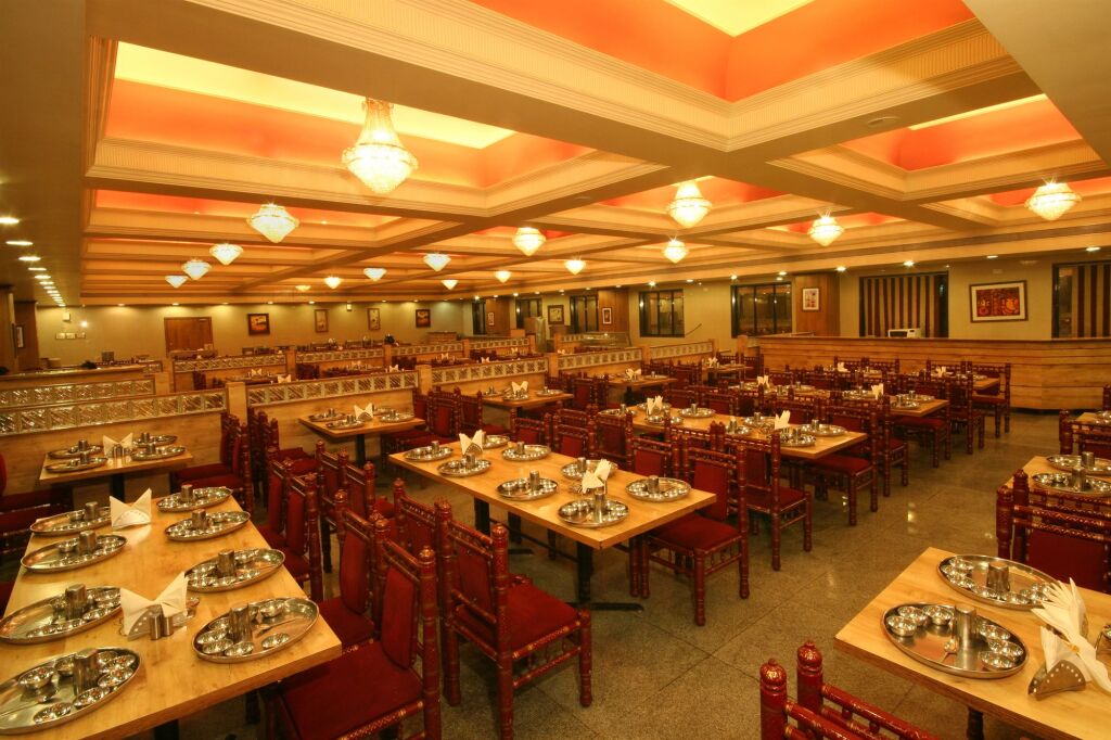 Тхане: Hotel Tip Top Plaza
