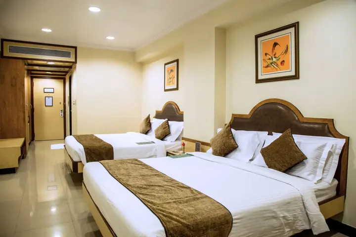 Тхане: Hotel Tip Top Plaza