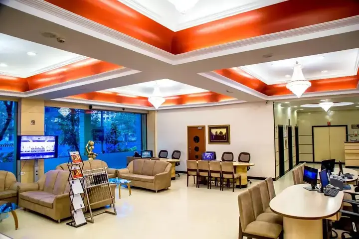 Тхане: Hotel Tip Top Plaza