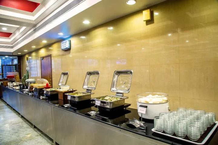 Тхане: Hotel Tip Top Plaza