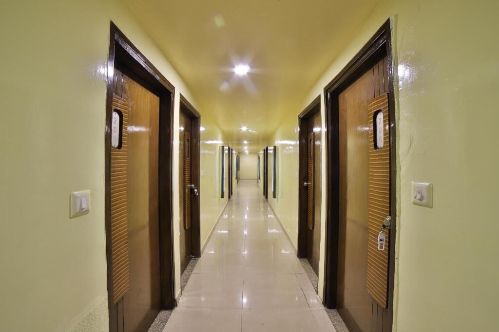 Ахмедабад: Capital O 1967 Hotel Kalash Residency