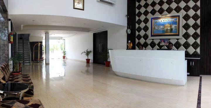 Райпур: Sheetal International Rain Basera