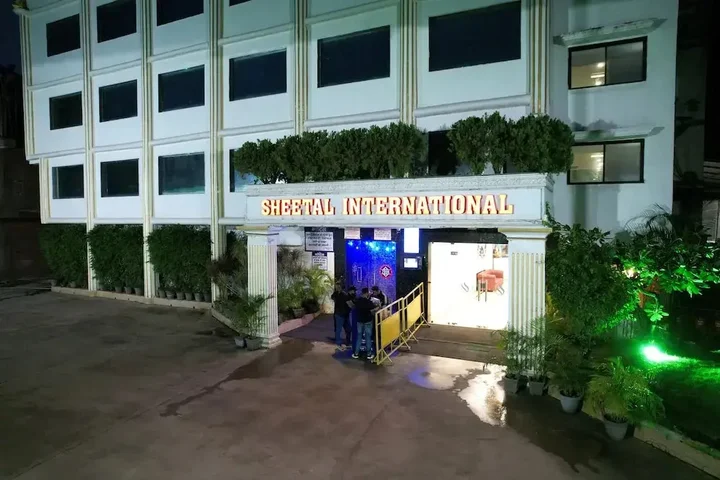 Райпур: Sheetal International Rain Basera
