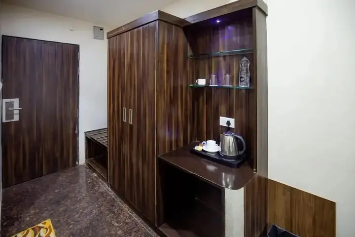 Райпур: Sheetal International Rain Basera