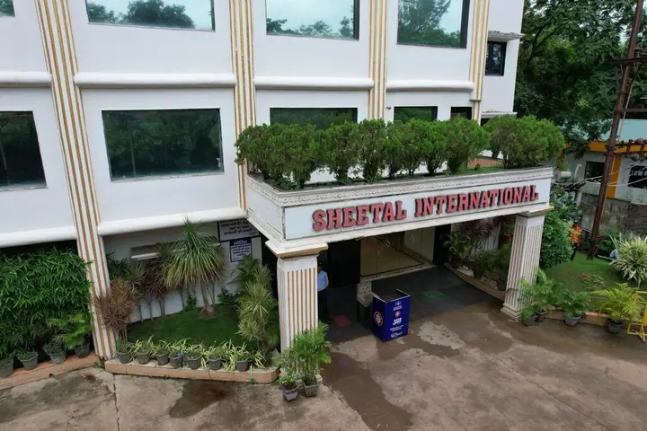Райпур: Sheetal International Rain Basera