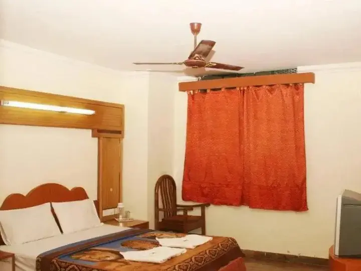 Бангалор: Hotel Sharq Residency
