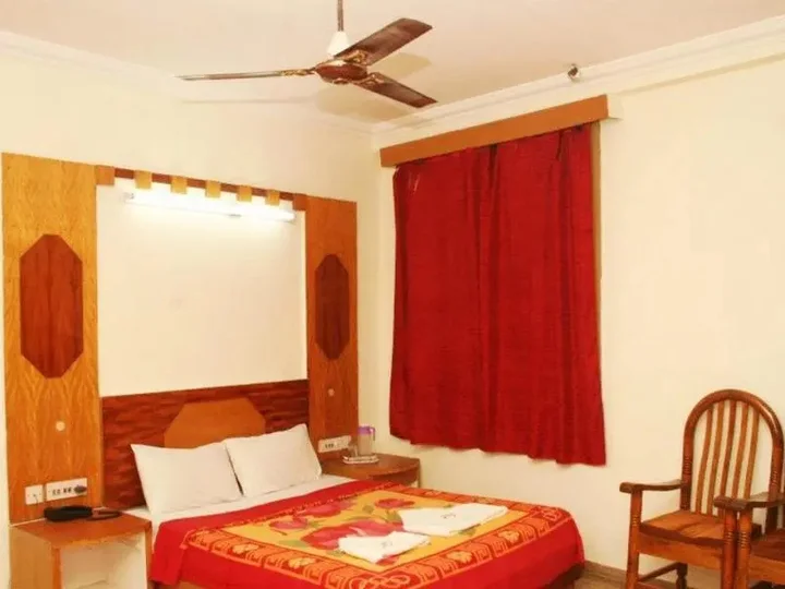 Бангалор: Hotel Sharq Residency