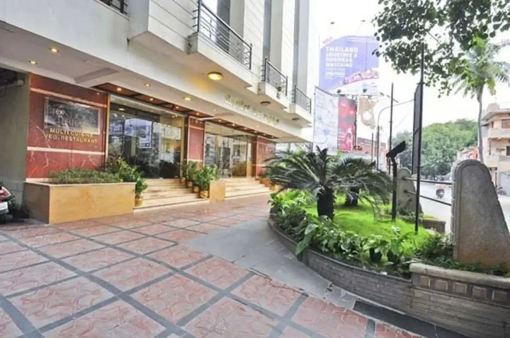 Бангалор: Hotel VT Paradise