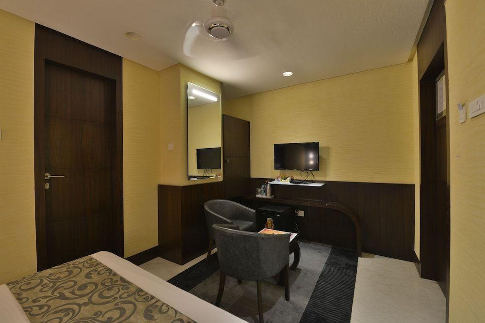 Райпур: Hotel The Golden Oak Central by Citrus Prime