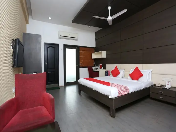 Райпур: OYO 11939 Hotel Queens Club of India
