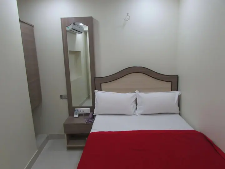 Мумбаи: OYO 328 Hotel Royal Grand