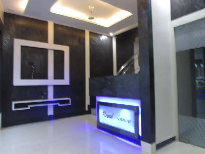Мумбаи: OYO 328 Hotel Royal Grand